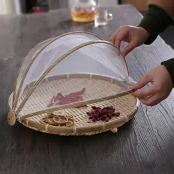 Bambusa Kārta Pārtikas Segtu Grozu ar Rokām Austi Putekļu pierādījums, Piknika Augu Maizi, kas Pārklāta Paplātes Mājās Āra